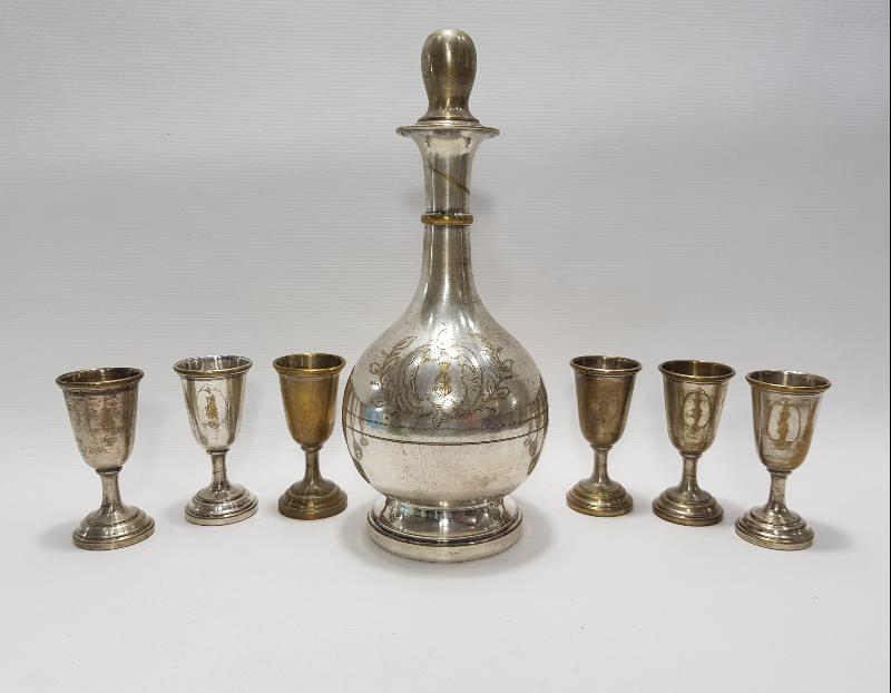 KRALİYET ARMALI İNİSİYALLİ GÜMÜŞ KAPLAMA LİKÖR TAKIMI 