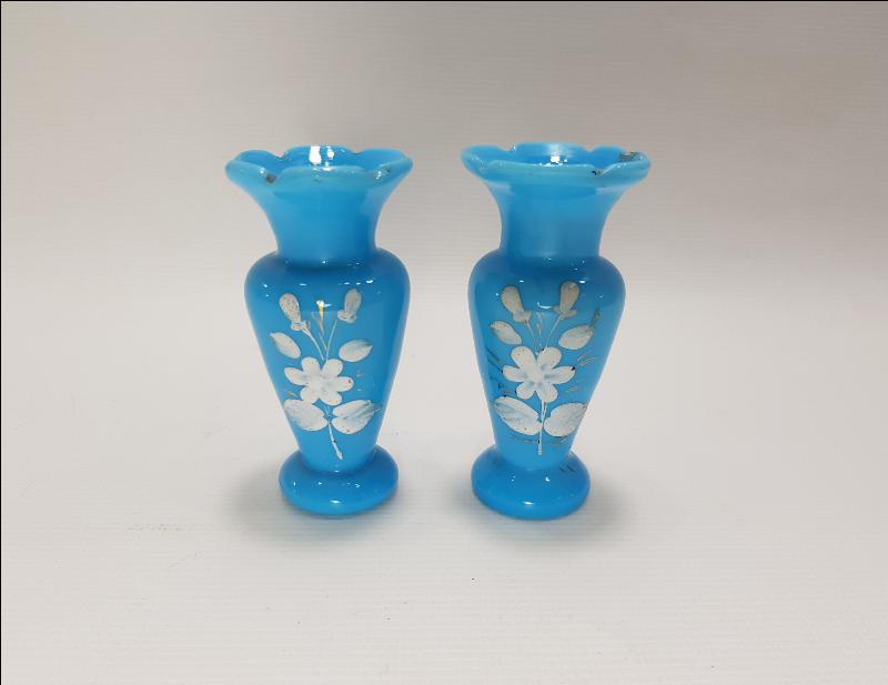 OSMANLI DÖNEMİ BİR ÇİFT MİNELİ OPAL VAZO 