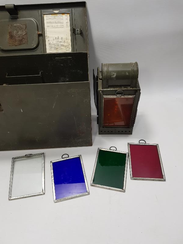 2. DÜNYA SAVAŞI DÖNEMİ ALMAN ASKERİ TEÇHİZAT ÇANTASI - LATERNE EINHEITS MIT. ZÜBEHOR