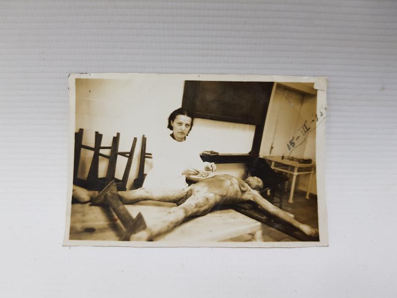 5 ADET FOTOĞRAF LOTU: 1939 TIP ÖĞRENCİLERİ KADAVRA İNCELİYOR