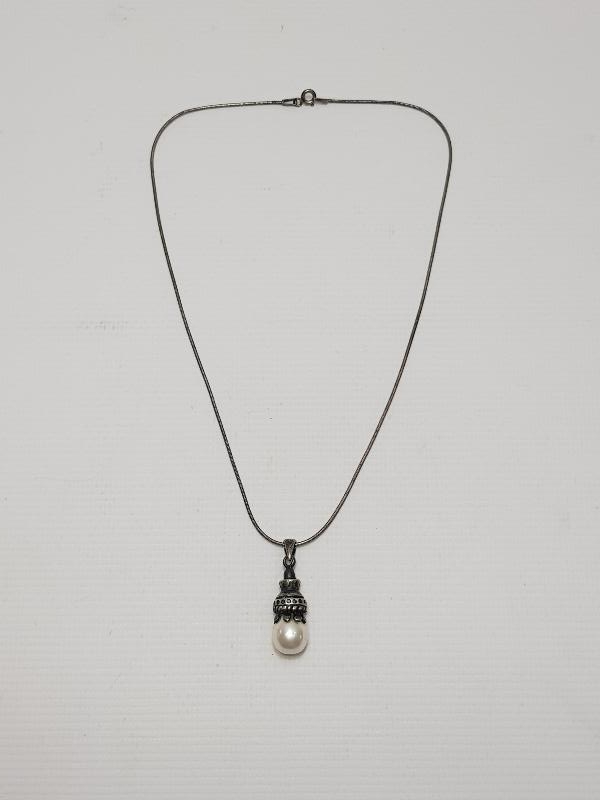 İNCİLİ GÜMÜŞ KOLYE 