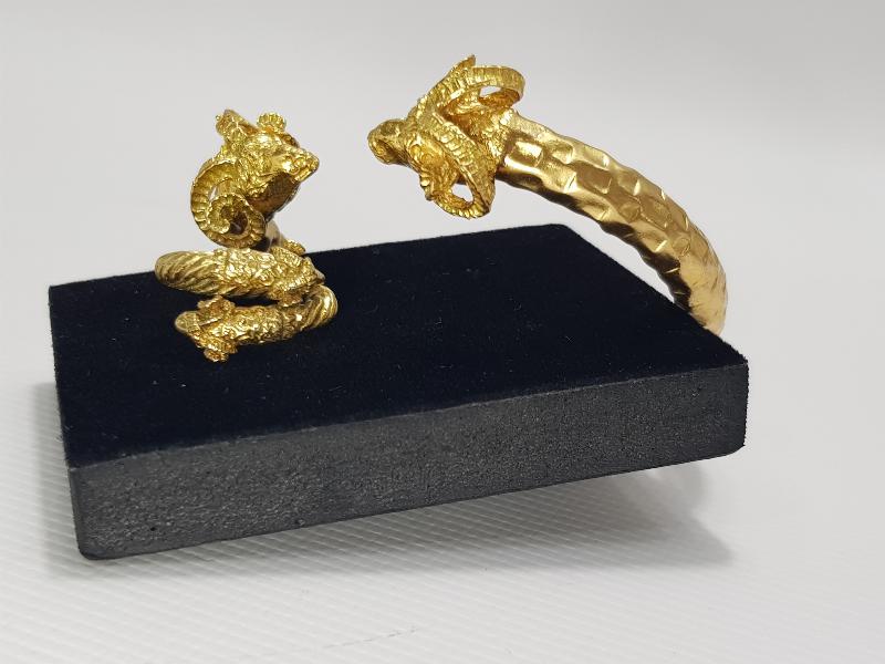 KOÇ BAŞI FORMLU ALTIN KAPLAMA BİLEZİK VE YÜZÜK 