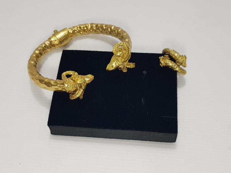 KOÇ BAŞI FORMLU ALTIN KAPLAMA BİLEZİK VE YÜZÜK 