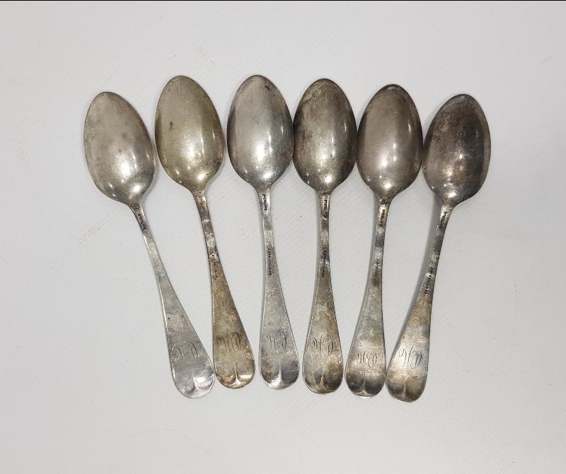 MASAL KARAKTERLERİYLE SÜSLÜ GÜMÜŞ TATLI KAŞIĞI SETİ 