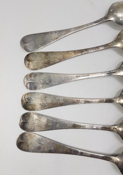 MASAL KARAKTERLERİYLE SÜSLÜ GÜMÜŞ TATLI KAŞIĞI SETİ 