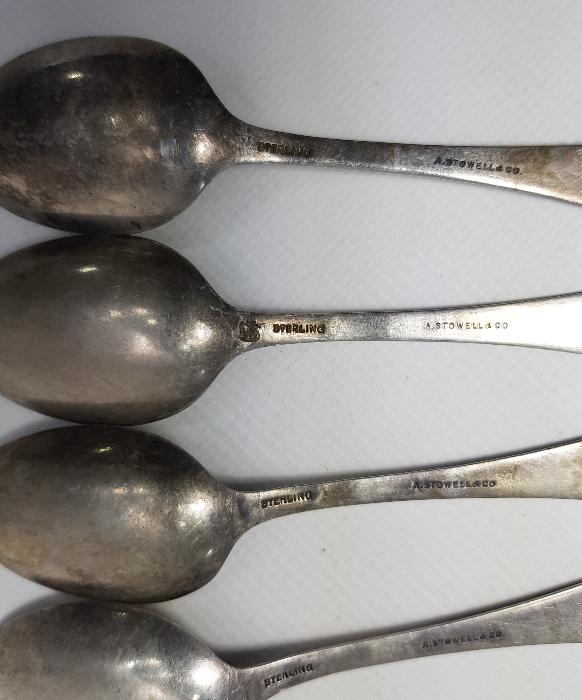 MASAL KARAKTERLERİYLE SÜSLÜ GÜMÜŞ TATLI KAŞIĞI SETİ 