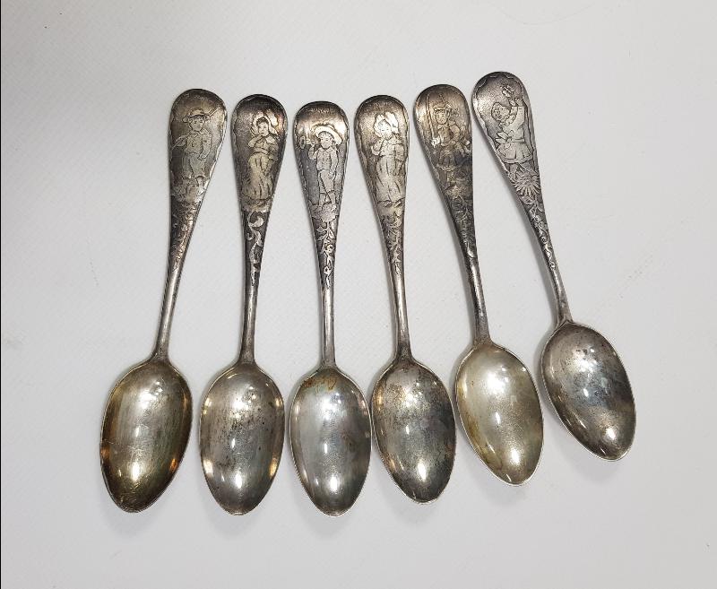 MASAL KARAKTERLERİYLE SÜSLÜ GÜMÜŞ TATLI KAŞIĞI SETİ 