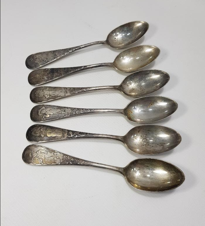 MASAL KARAKTERLERİYLE SÜSLÜ GÜMÜŞ TATLI KAŞIĞI SETİ 