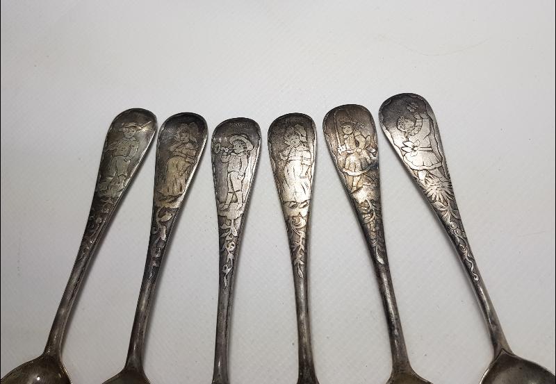 MASAL KARAKTERLERİYLE SÜSLÜ GÜMÜŞ TATLI KAŞIĞI SETİ 