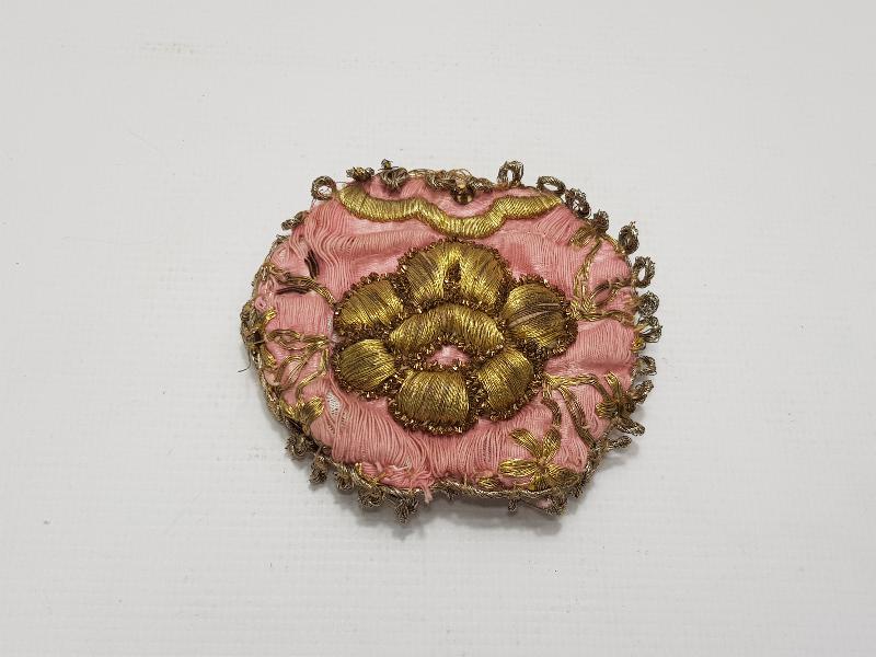 OSMANLI DÖNEMİ ALTIN SIRMA İŞLEMELİ İPEK CEP SAATİ KESESİ