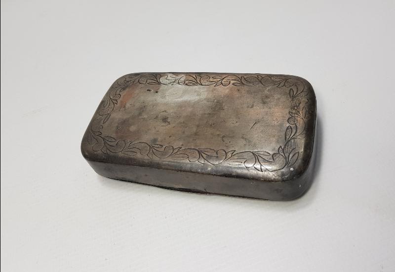 OSMANLI DÖNEMİ KALEM İŞİ GÜMÜŞ TÜTÜN TABAKASI 