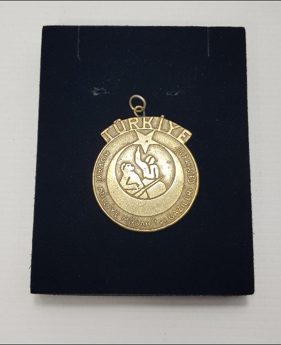 TÜRKİYE KUVAYİ MİLİYE MÜCAHİT VE GAZİLERİ CEMİYETİ MADALYASI 