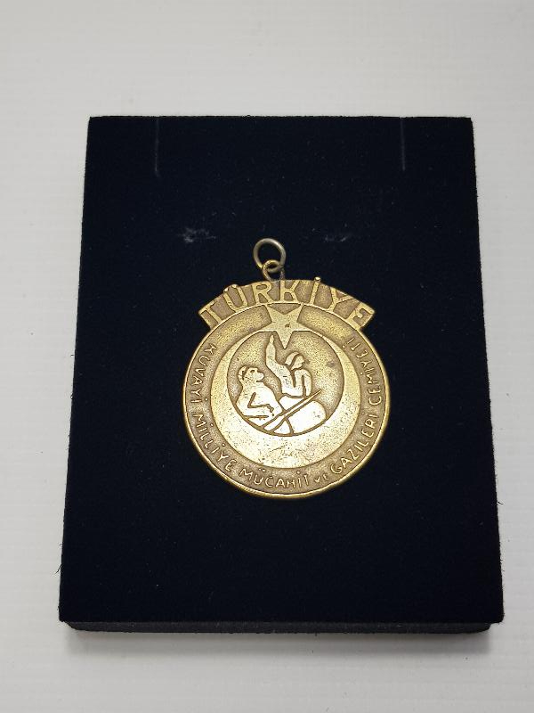 TÜRKİYE KUVAYİ MİLİYE MÜCAHİT VE GAZİLERİ CEMİYETİ MADALYASI 