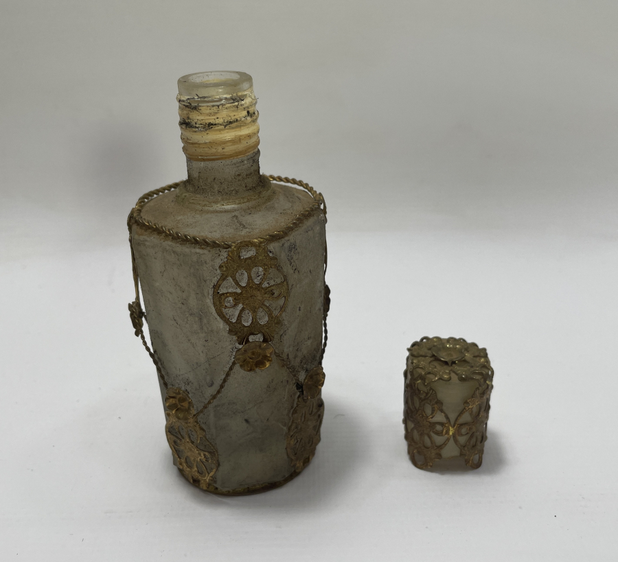 1900 BAŞLARI ANTİKA KOKU ŞİŞESİ - PARFÜM ŞİŞESİ