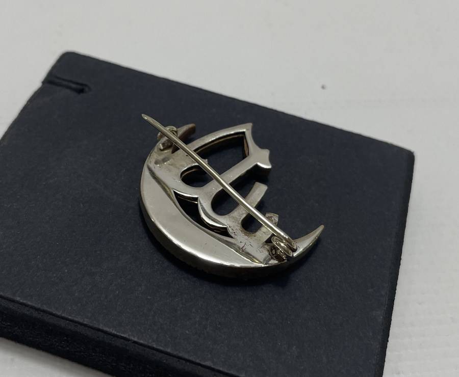 ALLAH YAZILI TAŞLI GÜMÜŞ BROŞ