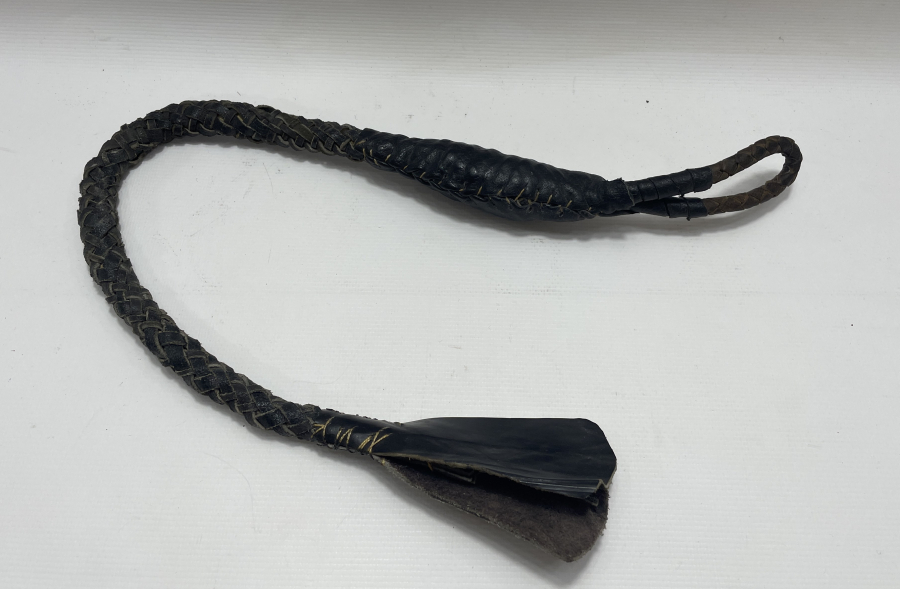 DERİDEN MAMUL ANTİKA AT KAMÇISI