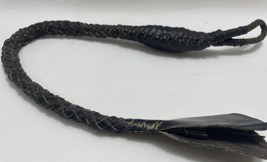 DERİDEN MAMUL ANTİKA AT KAMÇISI