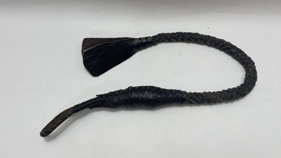 DERİDEN MAMUL ANTİKA AT KAMÇISI