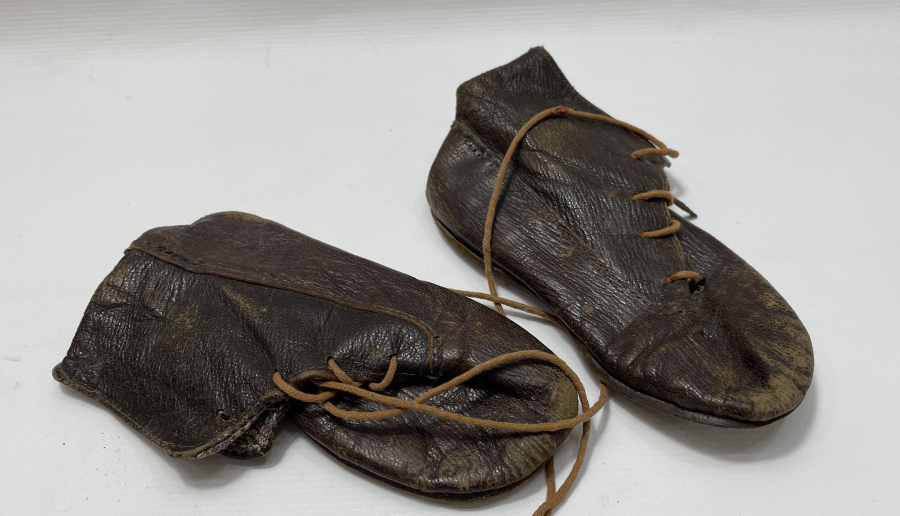 OSMANLI DÖNEMİ DERİDEN MAMUL ÇOCUK AYAKKABISI