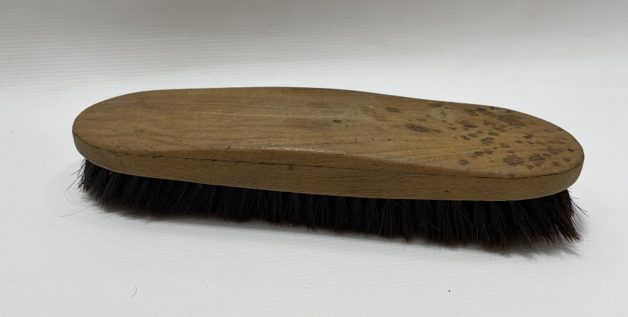 ÖZEL YAPIM AT KILINDAN MAMUL ELBİSE FIRÇASI