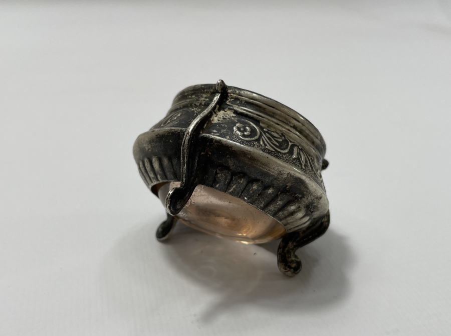 ÜZERİ DAMGALI RUS HAVYARLIK