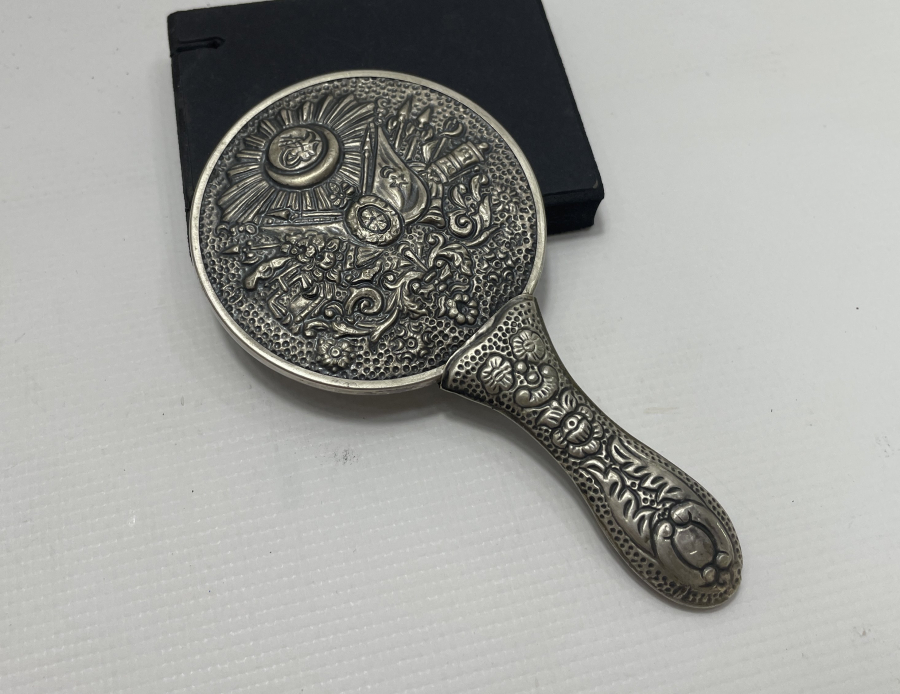 ÜZERİNDE OSMANLI DEVLET ARMASI BULUNAN GÜMÜŞ EL AYNASI