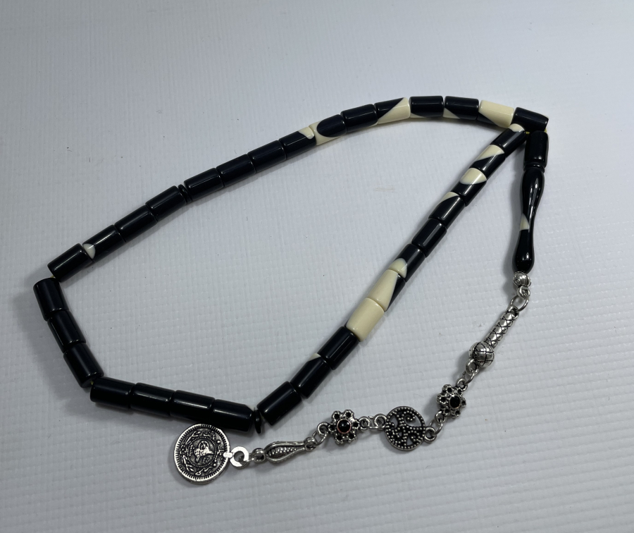 BİLARDO TOPUNDAN MAMUL 2 RENKLİ TESBİH