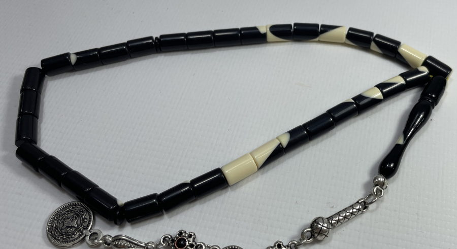 BİLARDO TOPUNDAN MAMUL 2 RENKLİ TESBİH