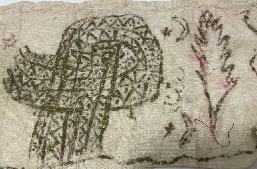 ÜZERİ OSMANLICA YAZILI ALTIN YALDIZLI BEZ