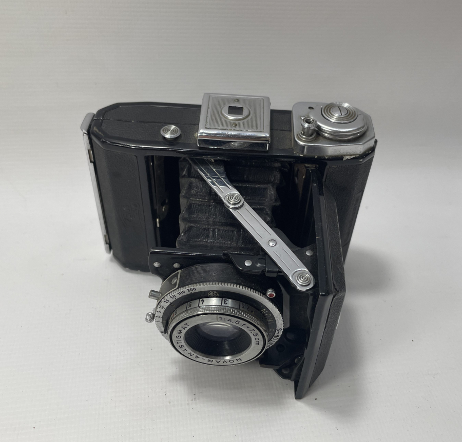 ANTİKA KÖRÜKLÜ FOTOĞRAF MAKİNASI