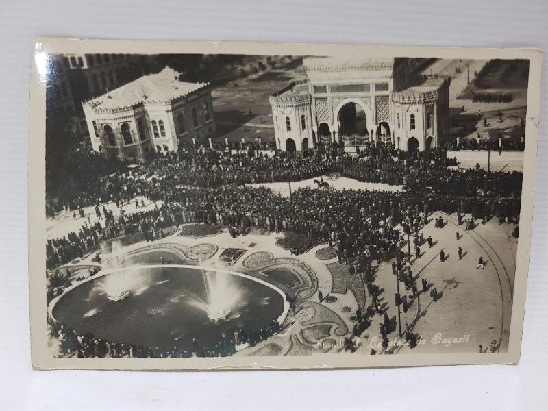 1933 BEYAZIT MEYDANI CUMHURİYET KUTLAMALARI FOTOĞRAF