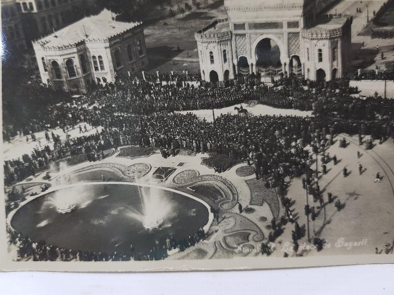 1933 BEYAZIT MEYDANI CUMHURİYET KUTLAMALARI FOTOĞRAF