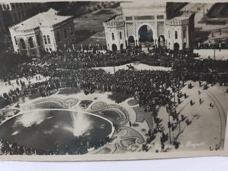 1933 BEYAZIT MEYDANI CUMHURİYET KUTLAMALARI FOTOĞRAF