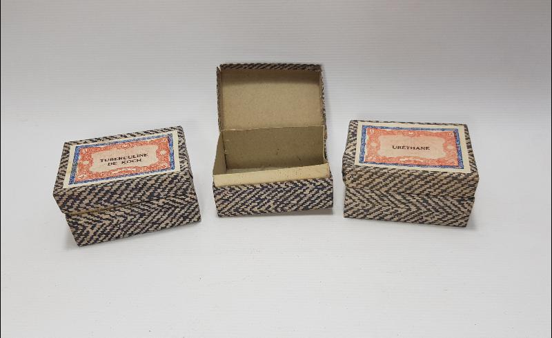 CUMHURİYET İLK DÖNEM ECZA KUTULARI 