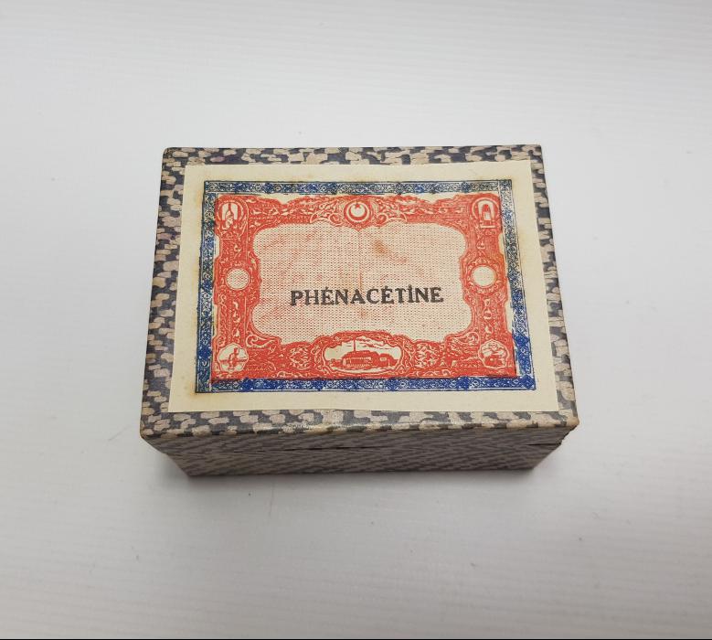 CUMHURİYET İLK DÖNEM ECZA KUTULARI 