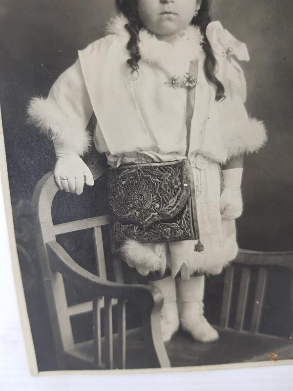 OSMANLI DÖNEMİ VARLIKLI AİLE ÇOCUĞU FOTOĞRAFI