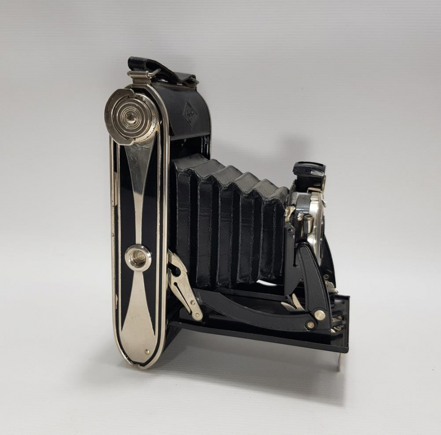 AGFA MARKA ANTİKA KÖRÜKLÜ FOTOĞRAF MAKİNESİ