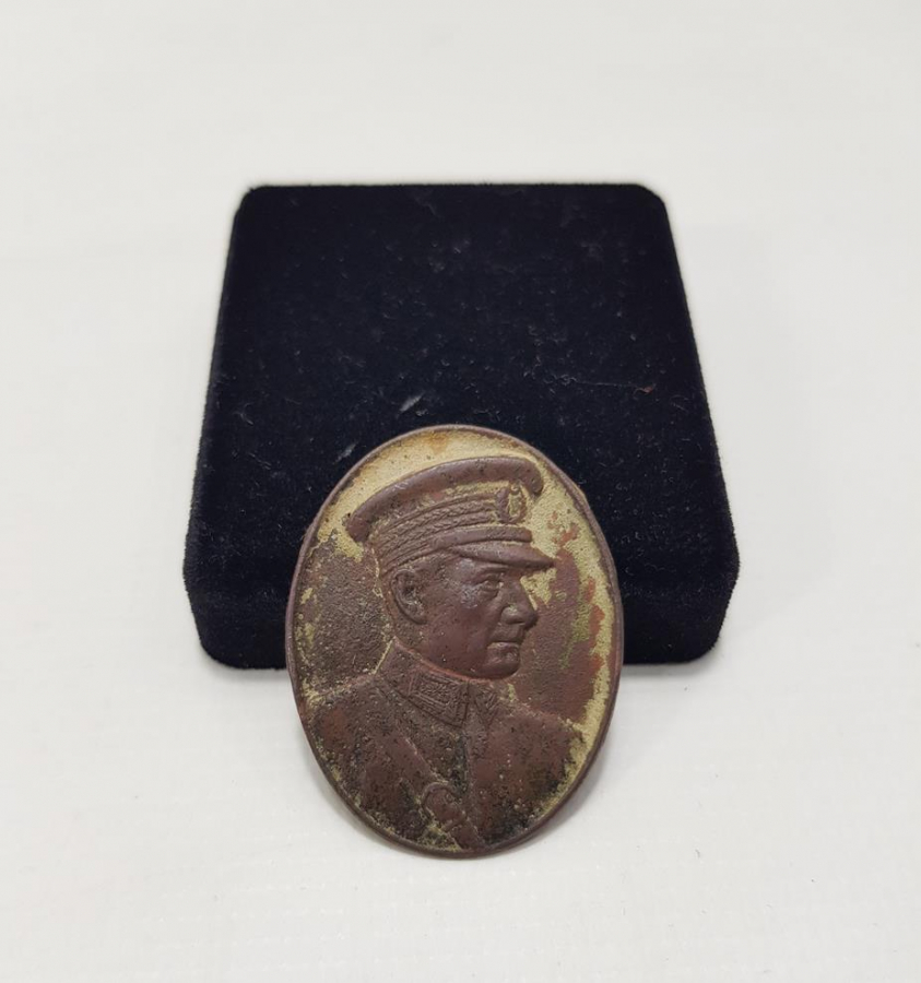 GAZİ MUSTAFA KEMAL ATATÜRK'E MAREŞAL ÜNVANI VERİLMESİ HATIRASINA BASILMIŞ RÖLYEF MADALYON