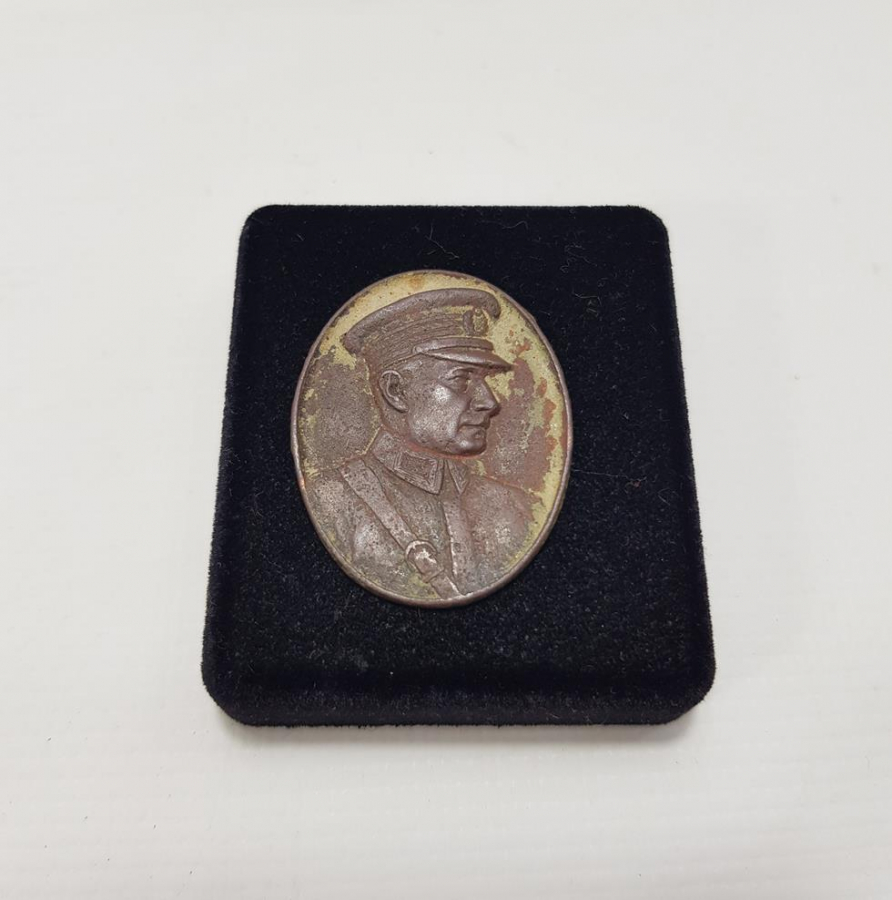 GAZİ MUSTAFA KEMAL ATATÜRK'E MAREŞAL ÜNVANI VERİLMESİ HATIRASINA BASILMIŞ RÖLYEF MADALYON