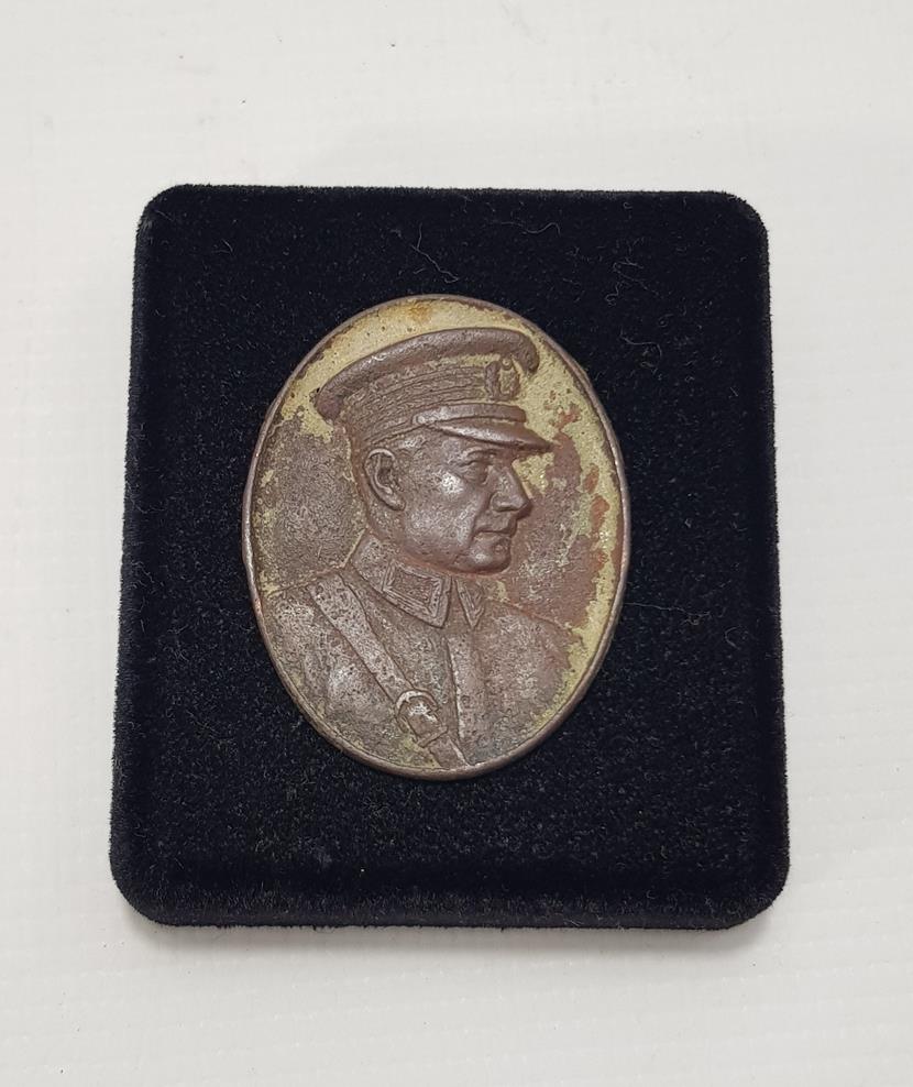 GAZİ MUSTAFA KEMAL ATATÜRK'E MAREŞAL ÜNVANI VERİLMESİ HATIRASINA BASILMIŞ RÖLYEF MADALYON