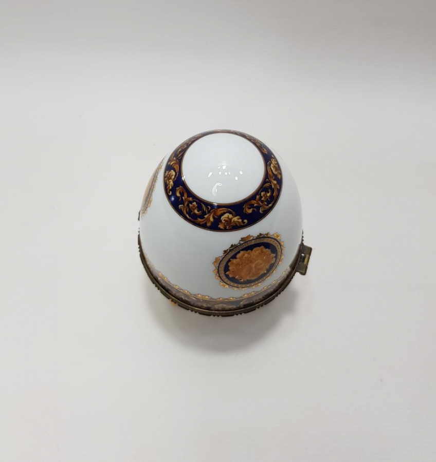 YUMURTA FORMLU PORSELEN MÜCEVHER KUTUSU