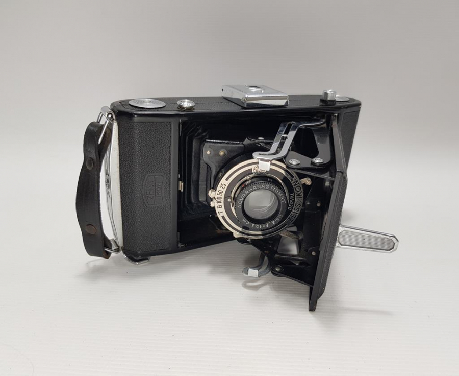 ZEISS IKON KÖRÜKLÜ FOTOĞRAF MAKİNESİ