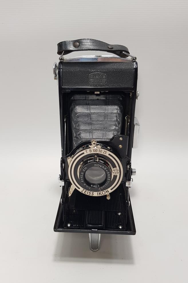 ZEISS IKON KÖRÜKLÜ FOTOĞRAF MAKİNESİ