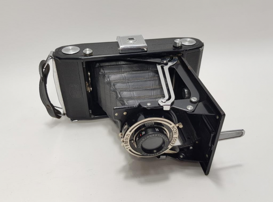 ZEISS IKON KÖRÜKLÜ FOTOĞRAF MAKİNESİ