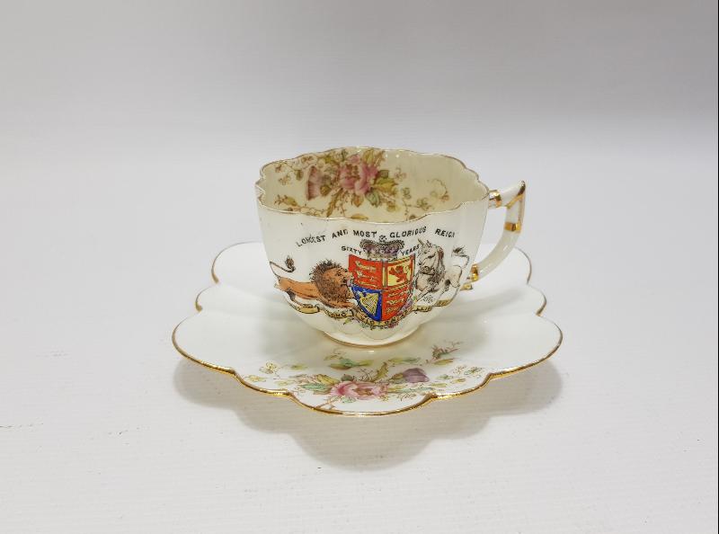 1837-1887 KRALİÇE VİCTORIA DÖNEMİ PORSELEN FİNCAN