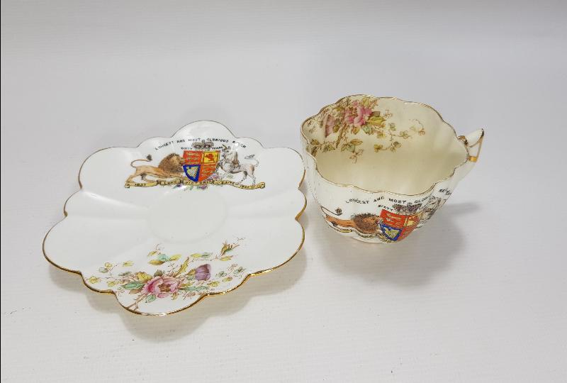 1837-1887 KRALİÇE VİCTORIA DÖNEMİ PORSELEN FİNCAN