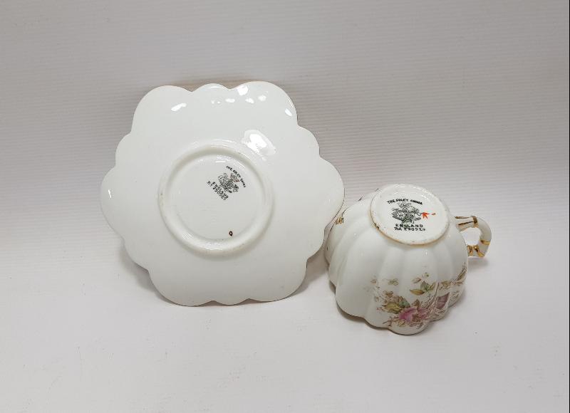 1837-1887 KRALİÇE VİCTORIA DÖNEMİ PORSELEN FİNCAN