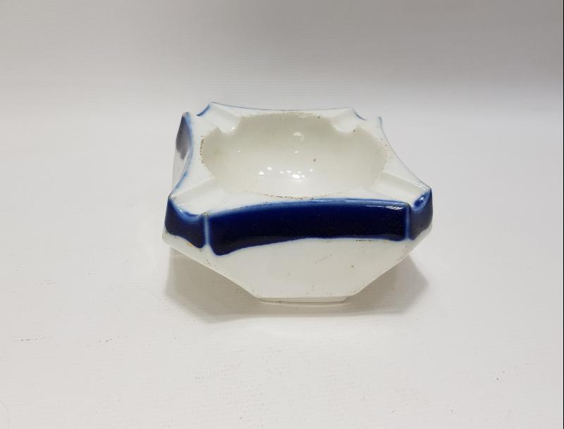 19. YÜZYIL NAPOLYON RESİMLİ PORSELEN KÜL TABLASI 