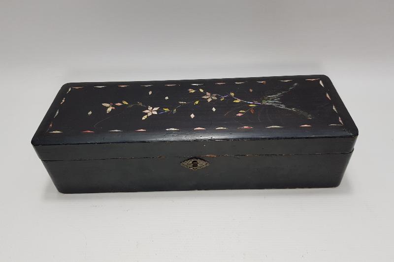 19. YÜZYIL SEDEF İŞÇİLİKLİ AHŞAP KUTU 