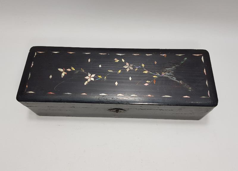 19. YÜZYIL SEDEF İŞÇİLİKLİ AHŞAP KUTU 